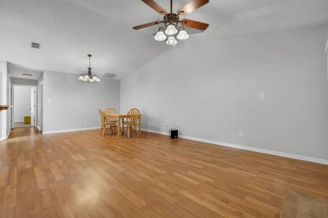 Building Photo - Benchmark Trace