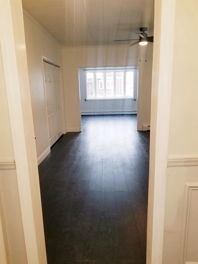 Building Photo - 159 W 10th St