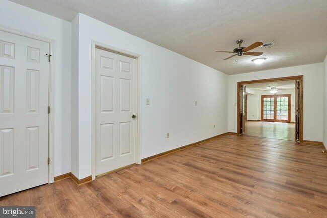 Building Photo - 8332 Hilltop Ave
