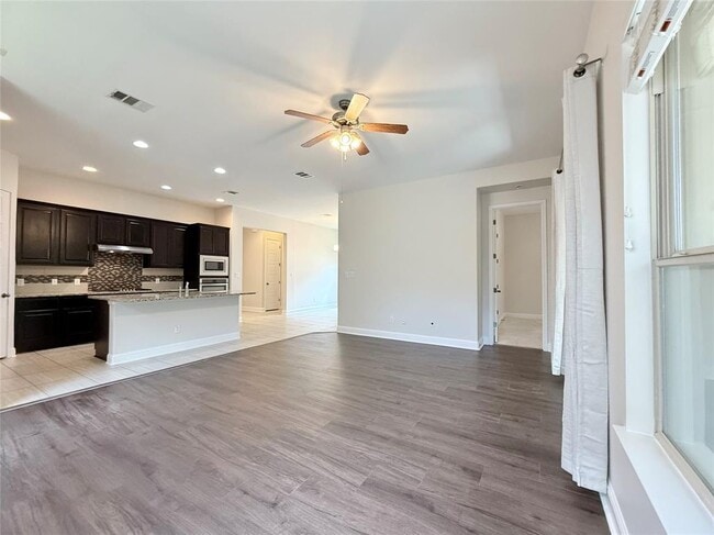 Building Photo - 10911 Hidden Caves Way