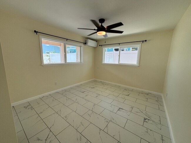 Building Photo - 1674 Kino St