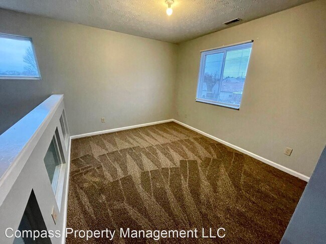 Building Photo - 3 br, 2.5 bath House - 668 Mountain Pine Dr