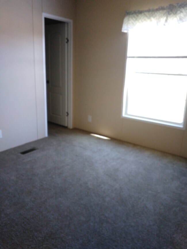 Building Photo - 818 W Grantville Rd