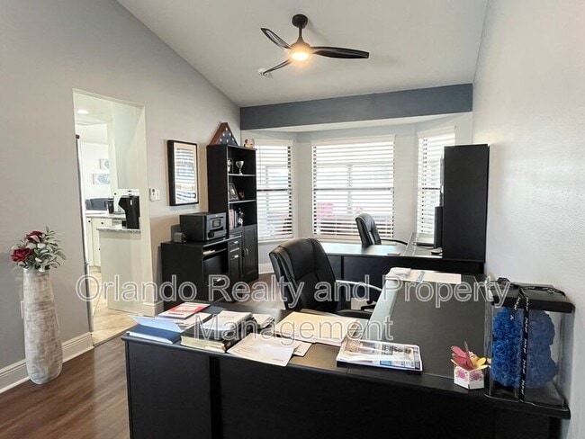 Building Photo - 947 Wages Way