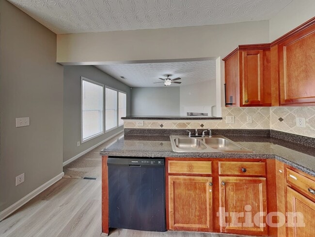 Building Photo - 1704 Chinaberry Ct