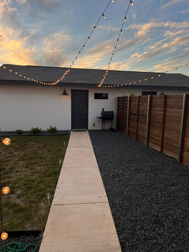 Building Photo - 8720 Whitter Dr