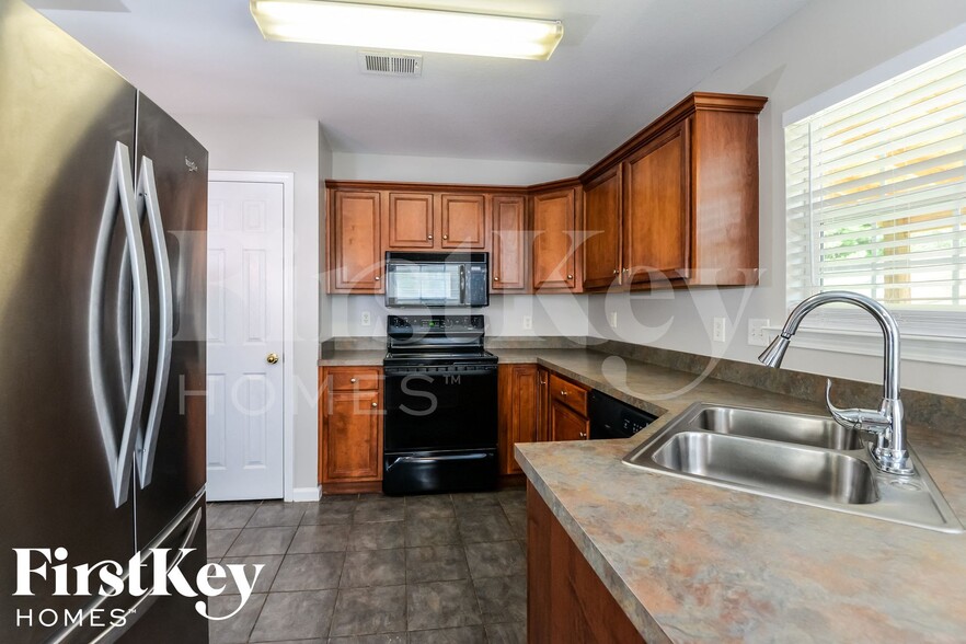 Building Photo - 640 Meriweather Dr