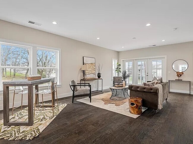 Building Photo - 6719 Charlotte Pike