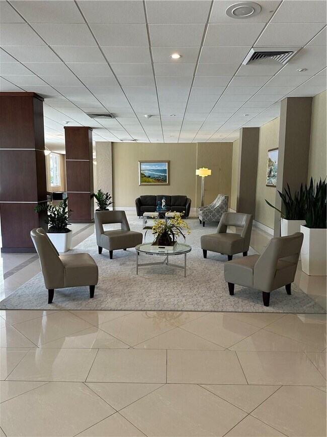 Building Photo - 4250 Galt Ocean Dr