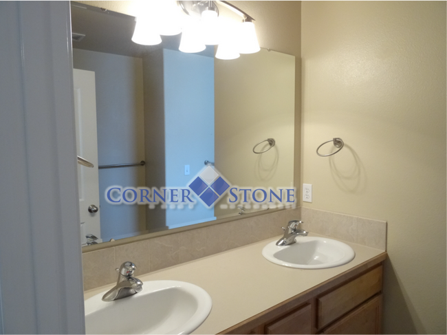 Building Photo - 3258 W Salmon Creek St