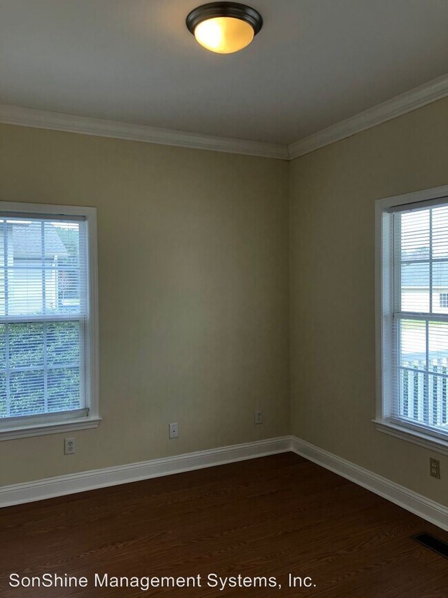 3 br, 2 bath House 904 Orion Hills Ct. 904 Orion Hills Ct Effingham