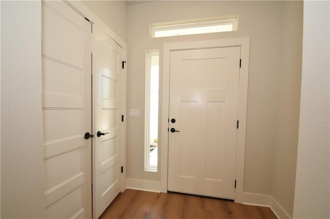 Building Photo - 1831 Lapis Ave