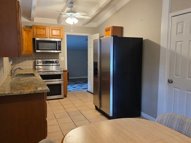 Building Photo - 3659 Ashwood Dr SE