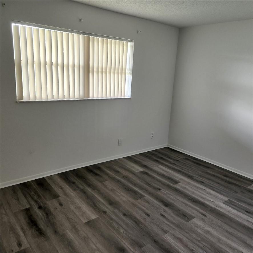 Building Photo - 8060 Colony Cir N