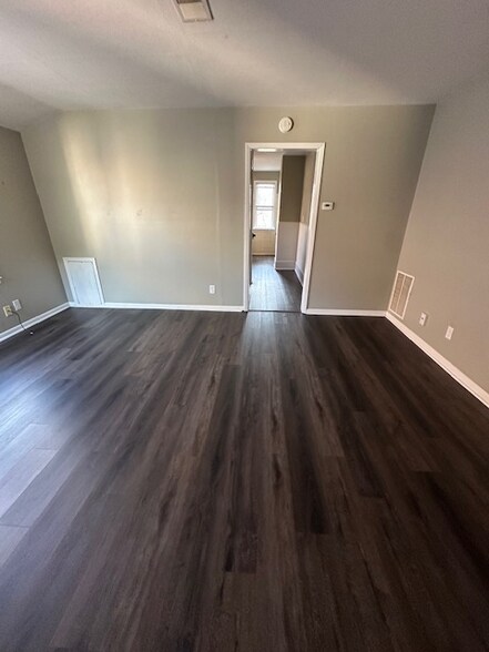 Building Photo - 929 E Clarke St