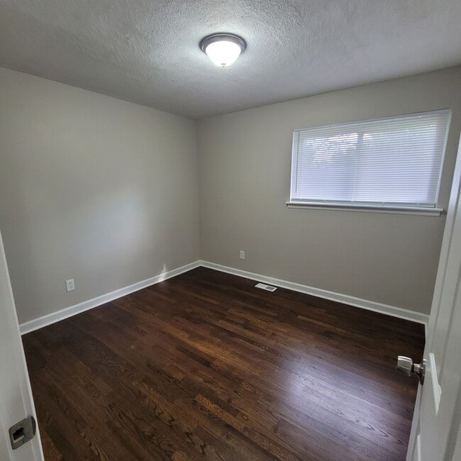 Building Photo - 30816 Grandview Ave