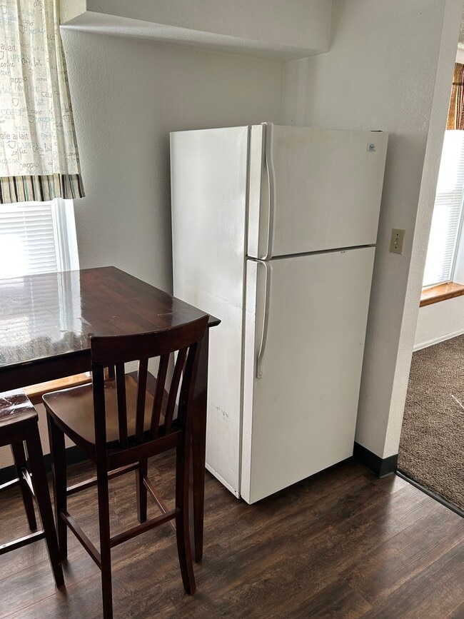 Building Photo - 301 W Abriendo Ave