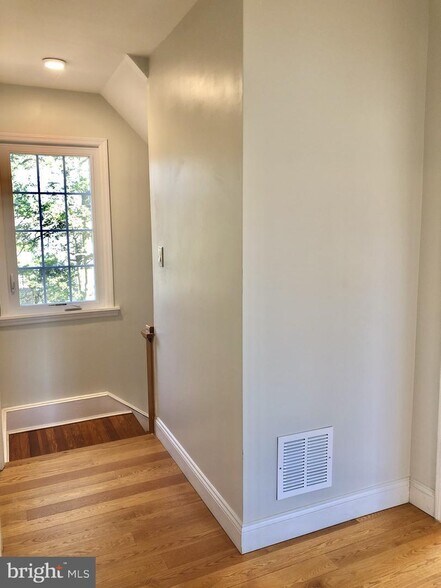 Building Photo - 329 Browning Ln