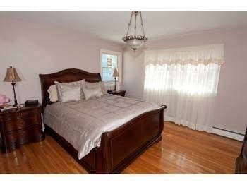 Building Photo - 305 Maplewood Rd