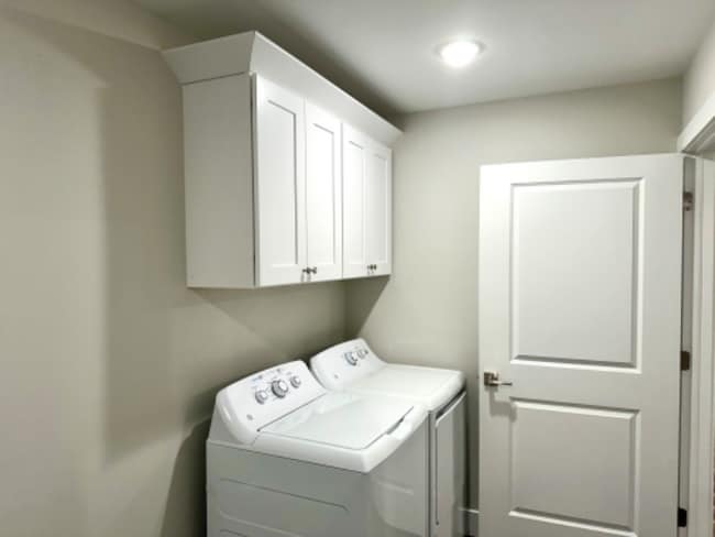 Building Photo - 1966 Burning Bush Ct