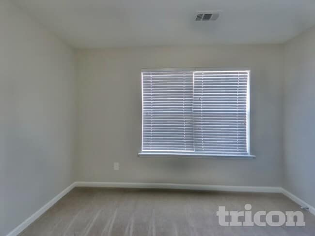 Building Photo - 131 Quail Springs Rd