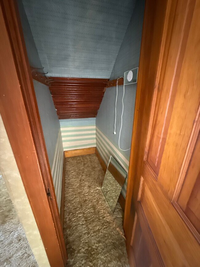 Building Photo - BM- 406