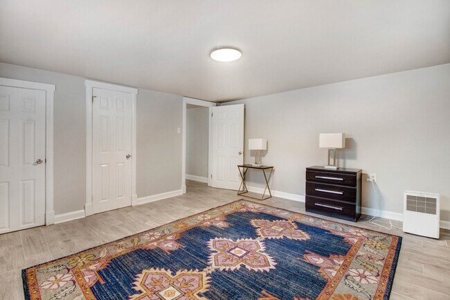 Building Photo - 105 Pineland Cir