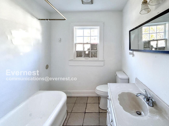 Building Photo - 1828 St Charles Ct SW