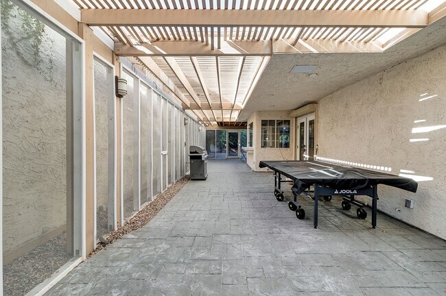 Building Photo - Stunning Remodeled 4-Bedroom Home in Exclu...