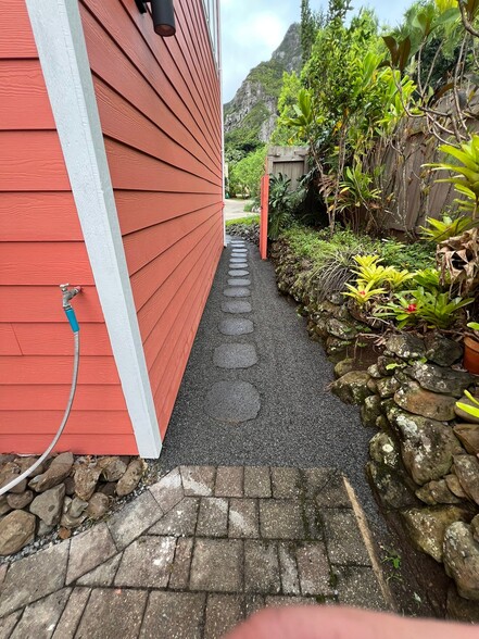 Building Photo - 51-171-171 Ka?a?awa Park Ln