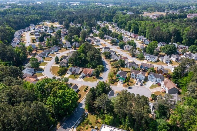 Building Photo - 2110 Racquet Club Cir NW