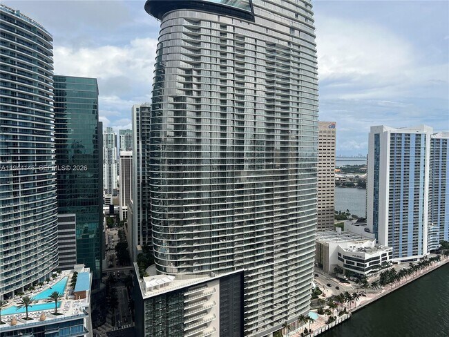 Building Photo - 475 Brickell Ave
