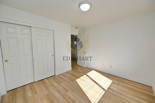 Building Photo - 6083 E Andrews Ave