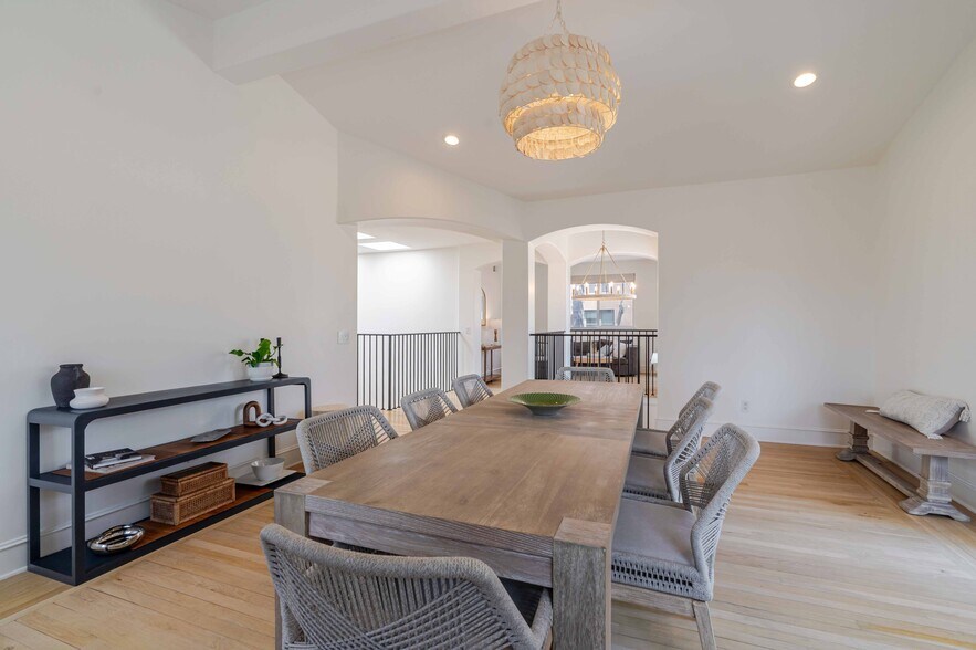 Building Photo - 607 S Gertruda Ave