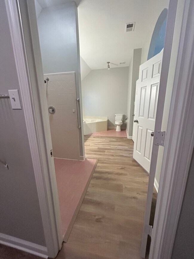 Building Photo - Newly Renovated Cordova Home! Offering ove...