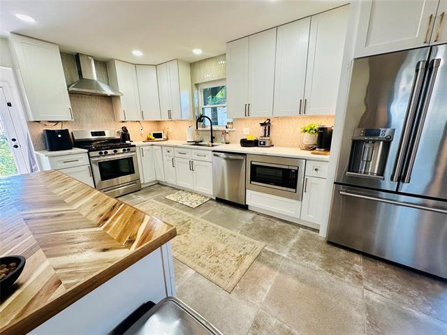 Building Photo - 8805 Hanford Dr