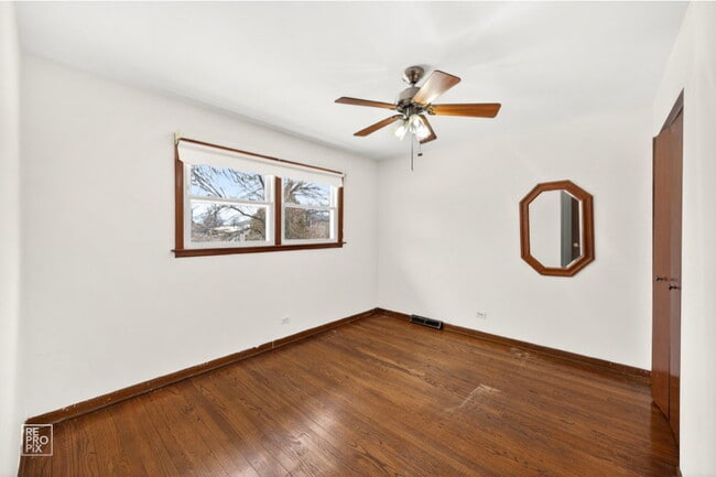 Building Photo - 7218 W 110th Pl