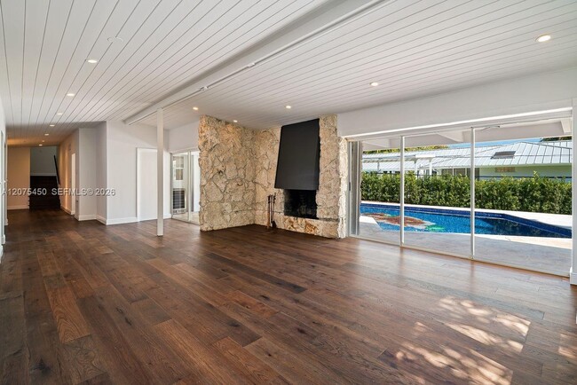 Building Photo - 669 S Mashta Dr