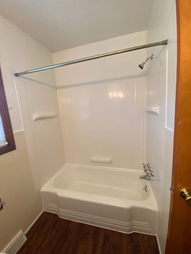 Building Photo - 343 Beverly Hills Dr