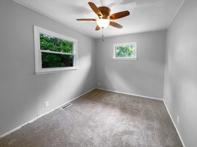 Building Photo - 210 Littlebrook Dr