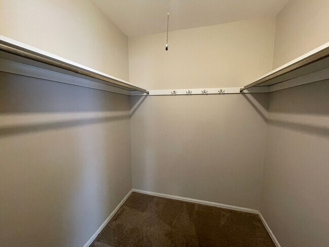 Building Photo - 3 bedroom, 2 bath, 2 living areas, 2 car garage Ranch style home nestled on a corner lot