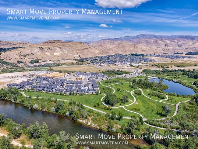Building Photo - 3256 E Thoroughbred Ln