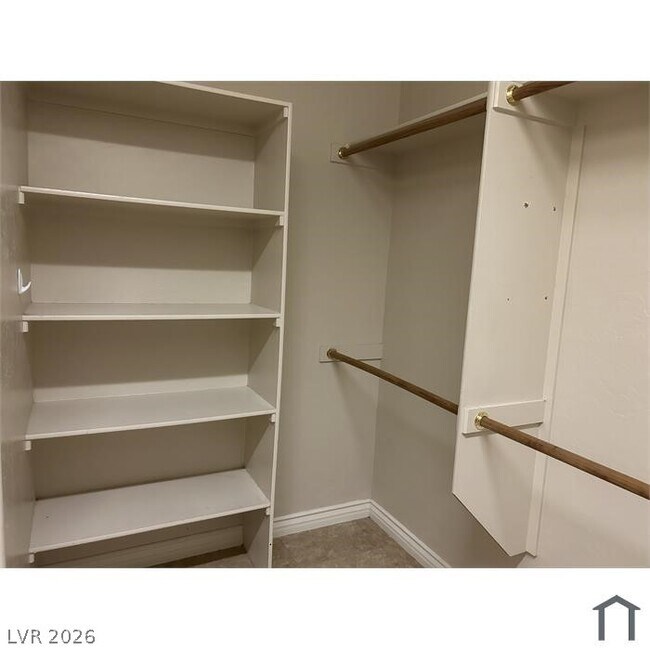Building Photo - 2660 Lochleven Way