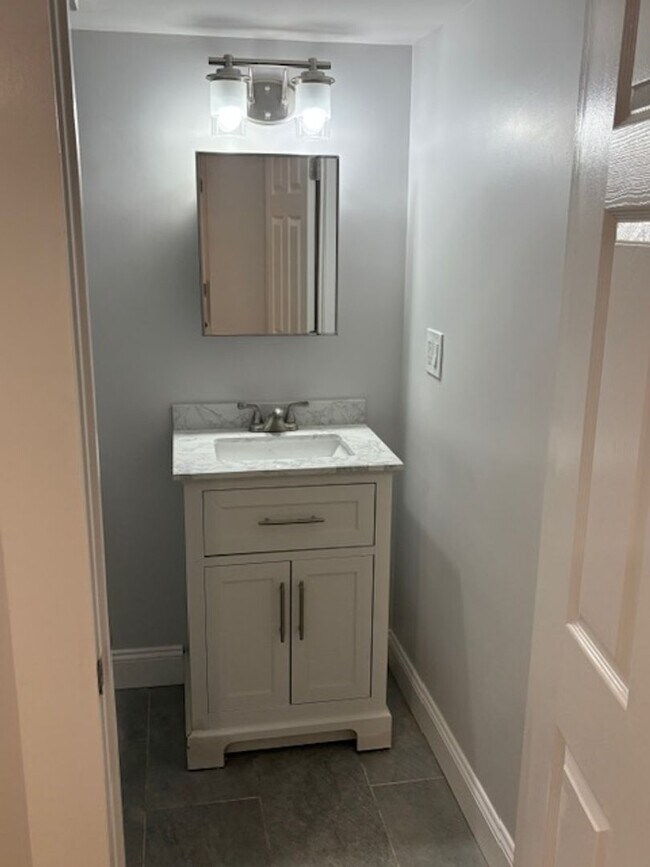 Building Photo - 8-8 Forest St