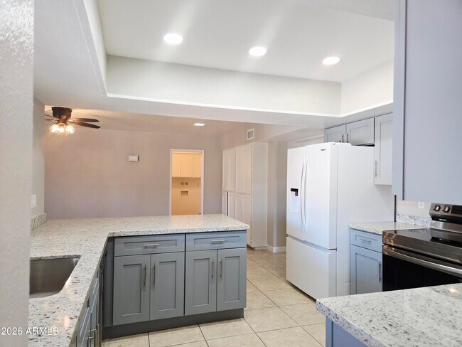 Building Photo - 5132 W Las Palmaritas Dr