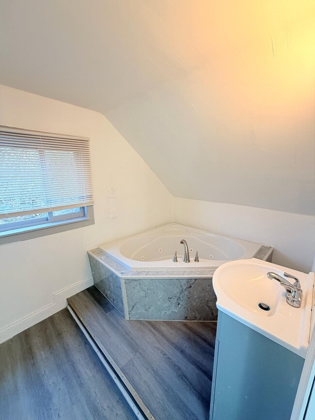 Building Photo - 13918 Terry St