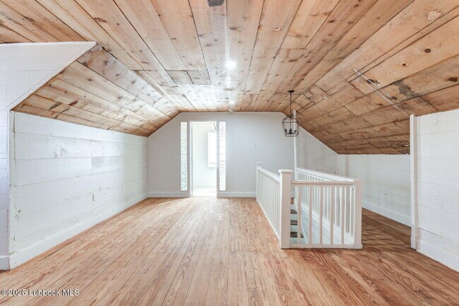 Building Photo - 1701 32nd St