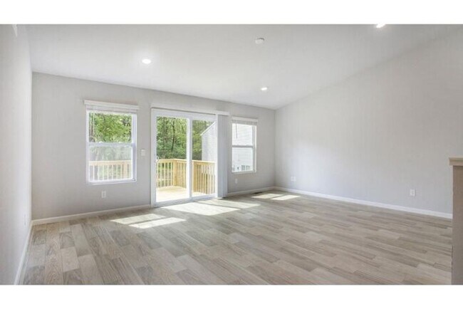 Building Photo - 11128 Farmway Dr