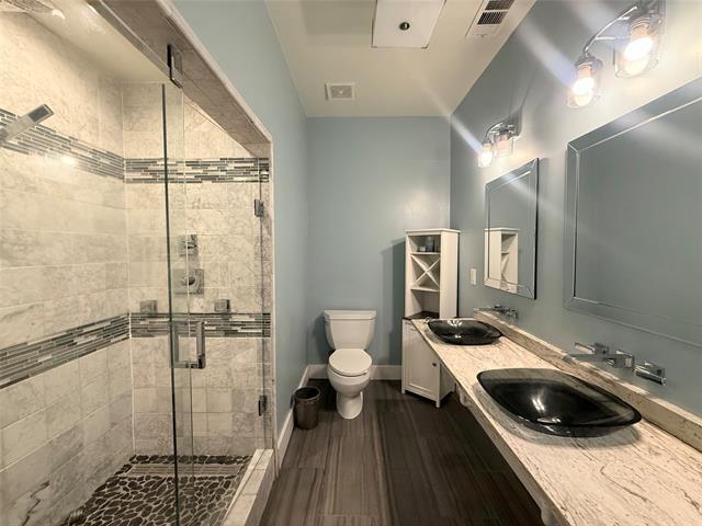 Building Photo - 2324 Heatherdale Dr