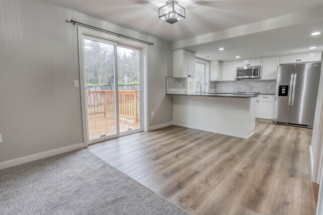 Building Photo - Spacious Camas Home Near Parks, Dining & Shopping